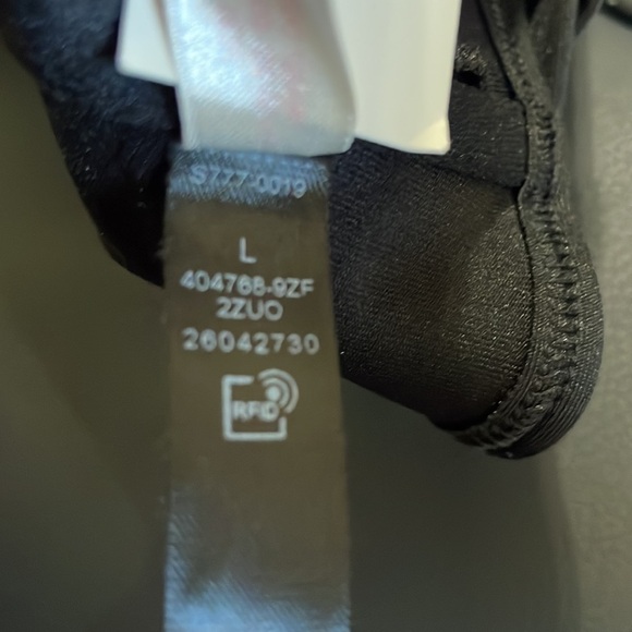 Victoria’s Secret Sport Bra Pink Ultimate Lightly Lined Removable Padding NEW - Picture 11 of 11